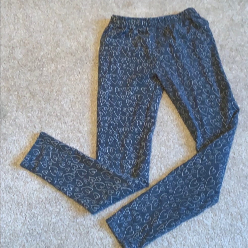 Girls Gray Leggings with Hearts.